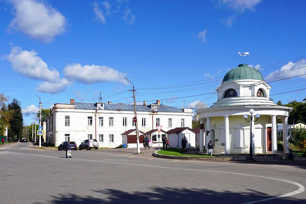 Торжок, Крестовоздвиженская часовня-ротонда, Фото: Валерий Орлов, starput.ru