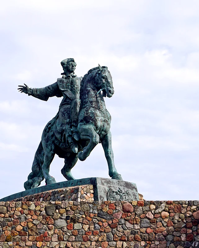 Балтийск, конный памятник императрице Елизавете Петровне, Фото: Валерий Орлов, starput.ru