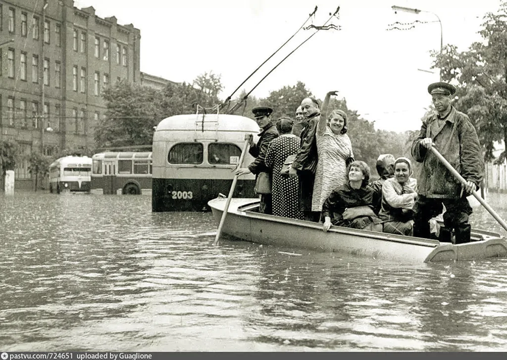 Наводнение на Неглинке, 1965 год (фото: pastvu.com/724651)