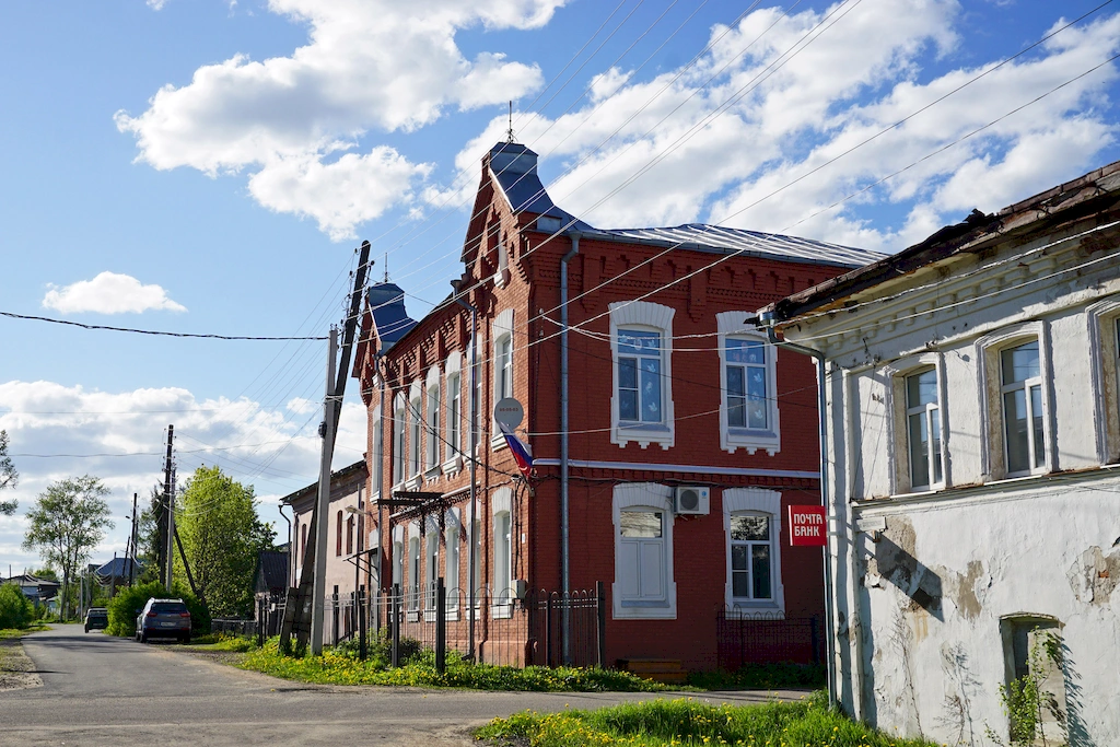 Село Великое, здание почты, фото: Валерий Орлов, starput.ru