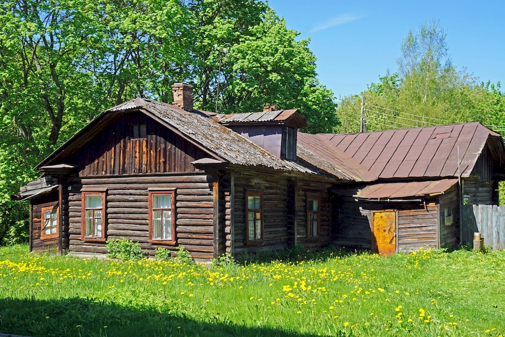 Бывшая прачечная детского дома в усадьбе Карабиха, фото: Валерий Орлов, starput.ru