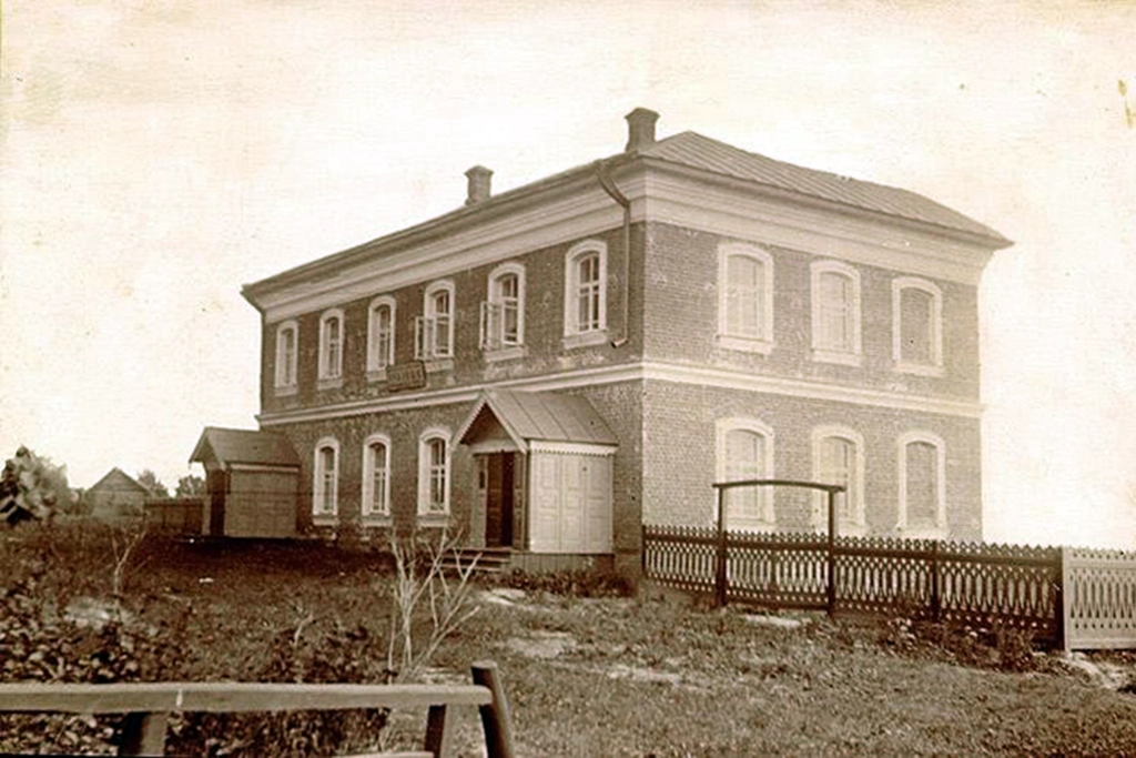 Карабиха, старая школа для крестьянских детей, фото: goskatalog.ru/portal/#/collections?id=309603